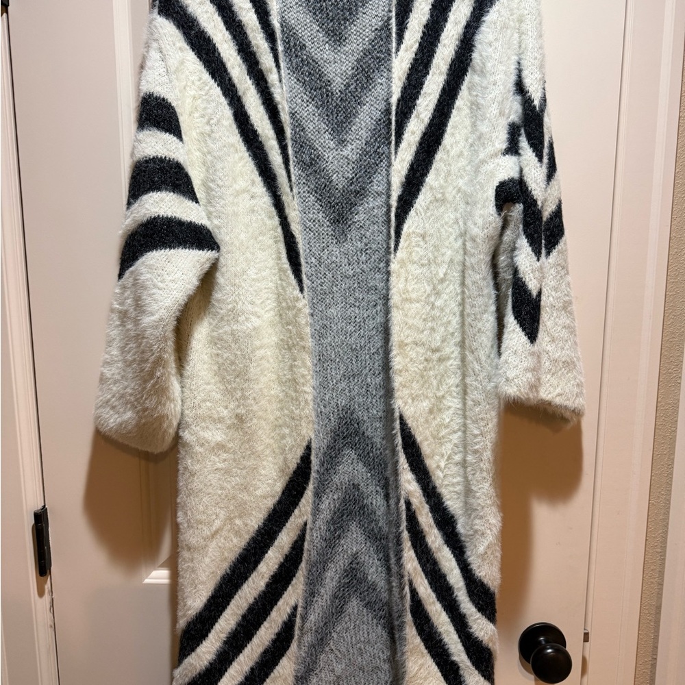 Elegant Women's Chevron Cardigan